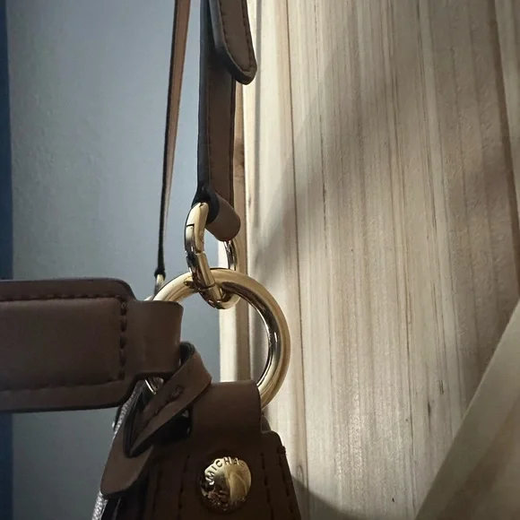 Micheal Kors conversion bag - Picture 2 of 7